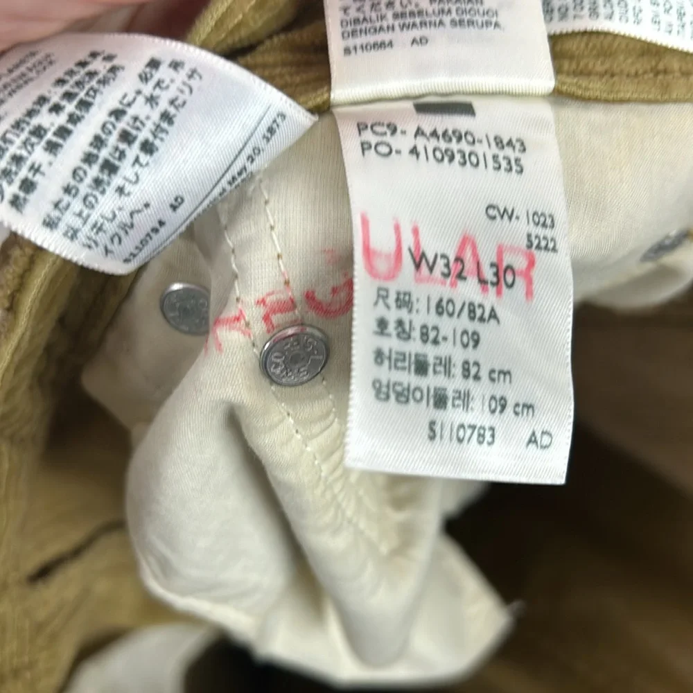 NWT Levi’s tan cord straight pants 32 x 30 - Picture 8 of 8